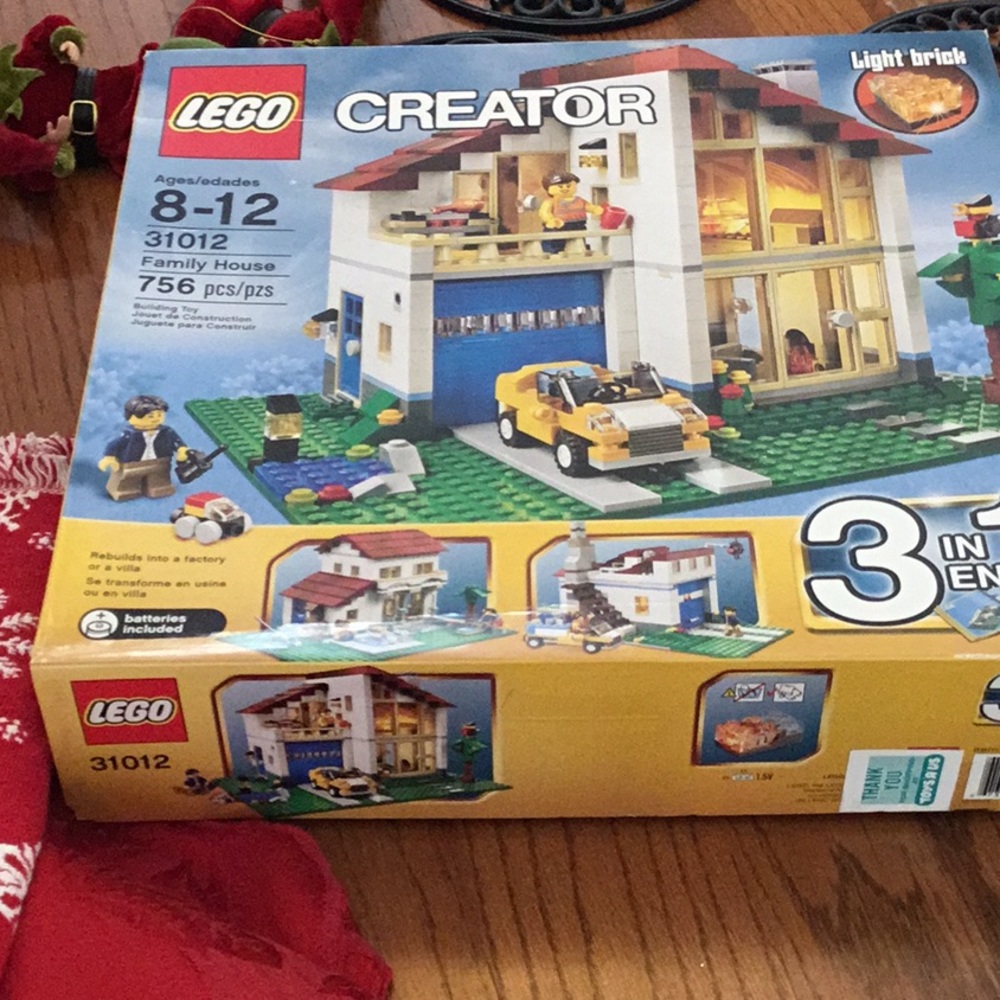 Lego House w/Light